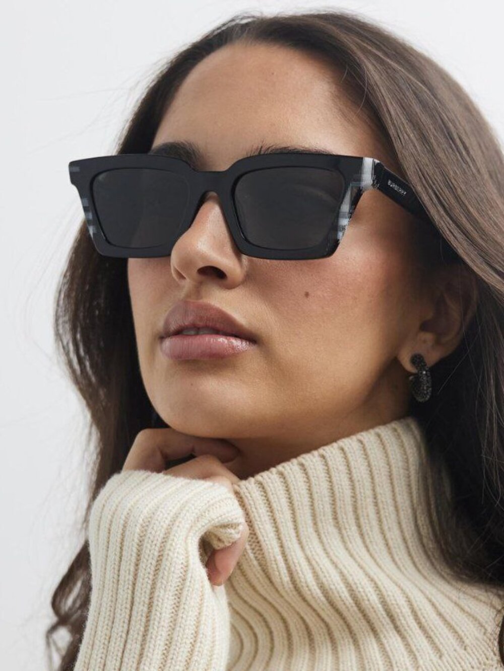 Burberry BE4392U 405187 Sunglasses Black Square Frame, Grey Lenses